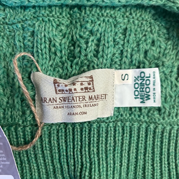 NWT Aran Sweater Market, sz S dog sweater. PERFECT gift for your favorite pooch! - Picture 4 of 5